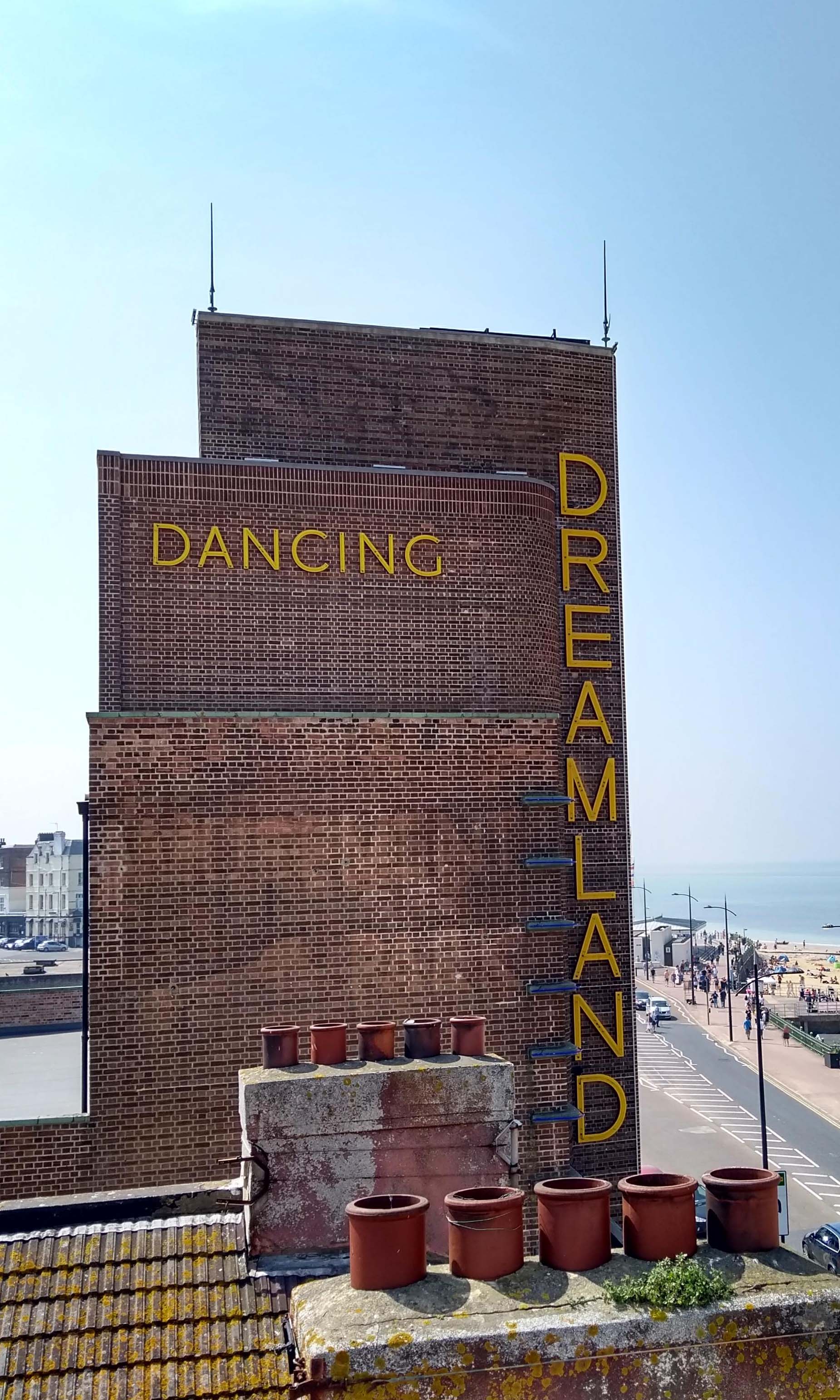 Dancing Dreamland sign