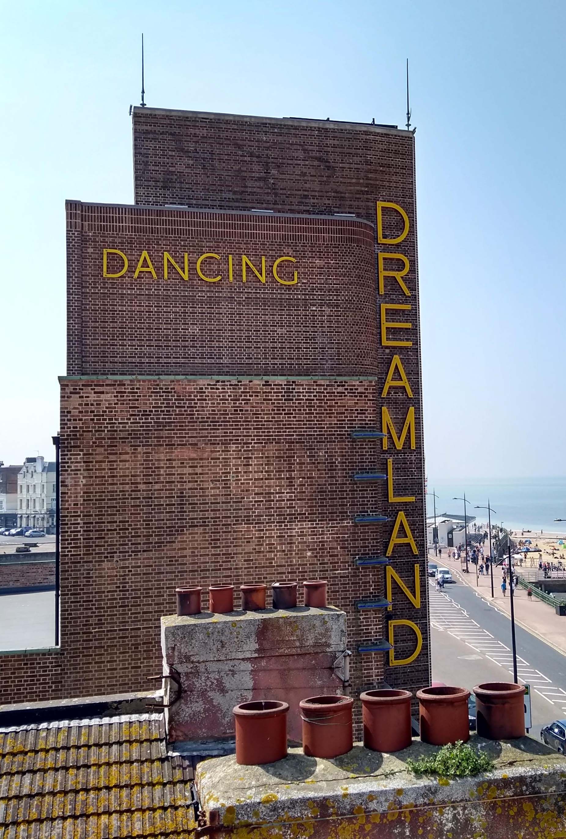 Dancing Dreamland sign